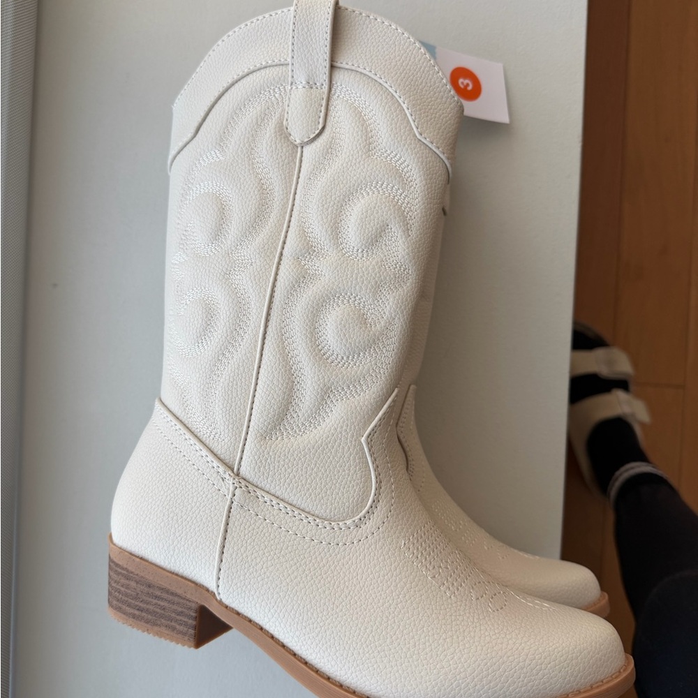 Cat & Jack Cream Heeled Boots - Picture 7 of 8